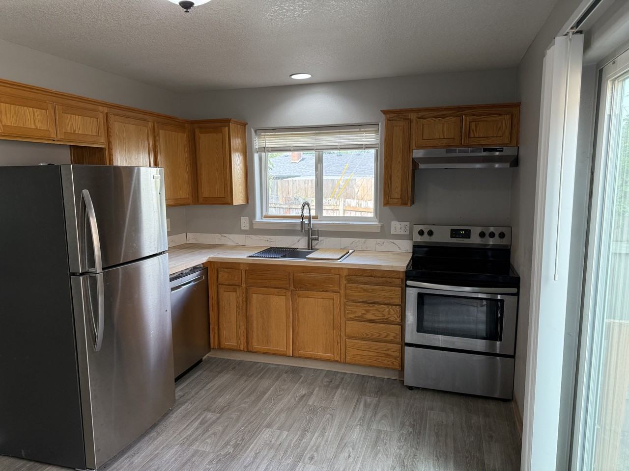 5623 Se 84th Ave #3 - Photo 5 of 27