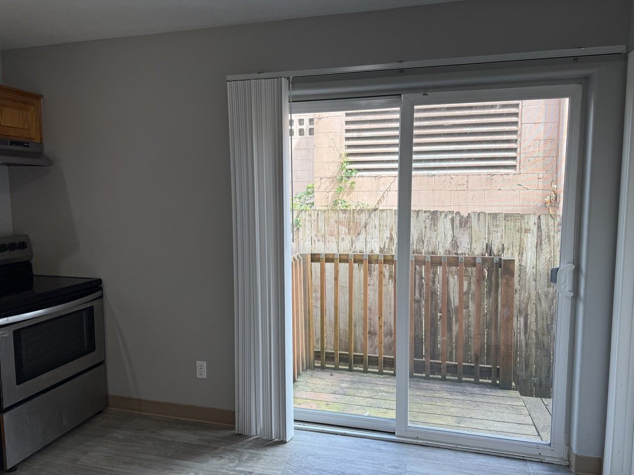 5623 Se 84th Ave #3 - Photo 7 of 27