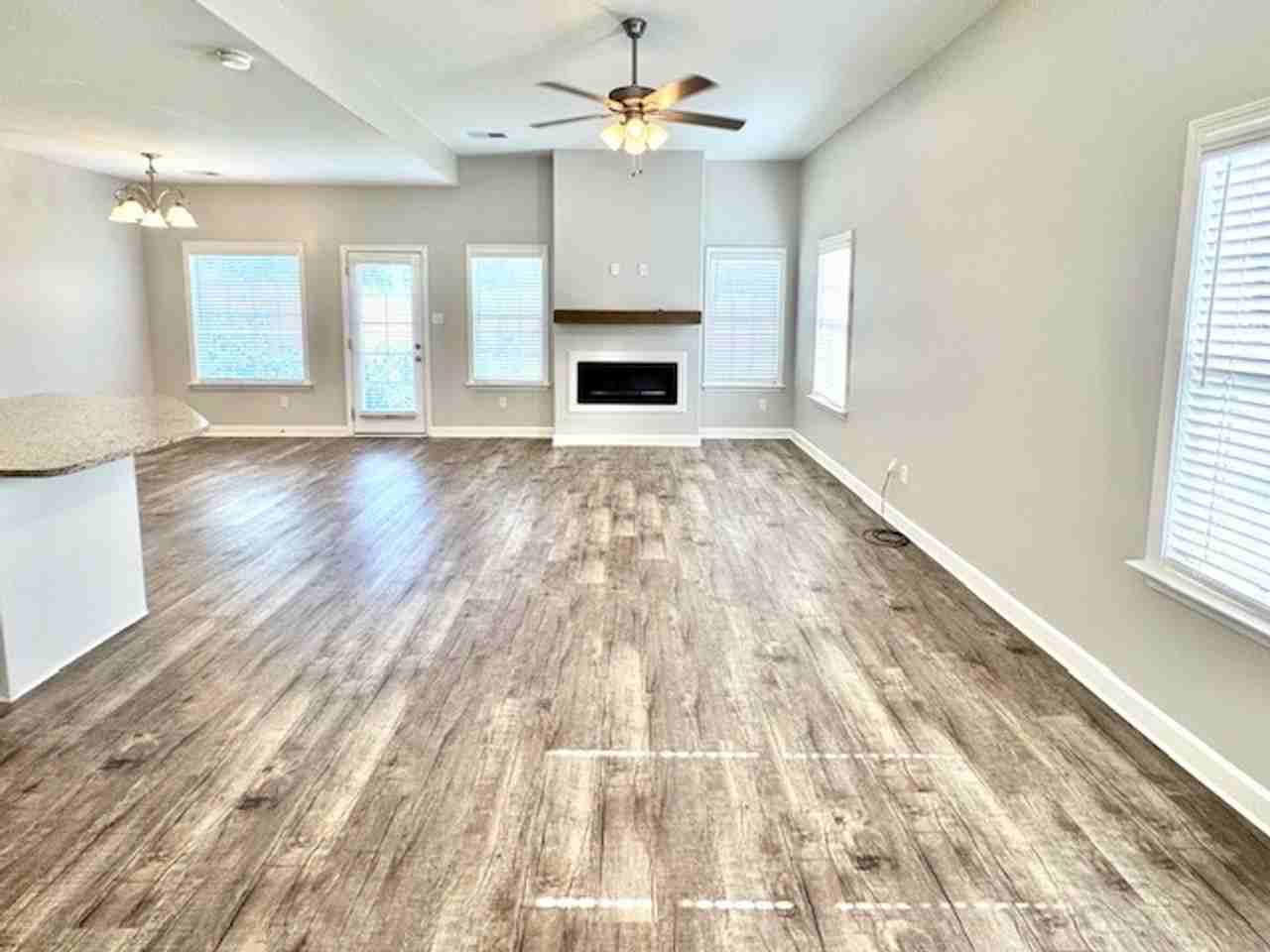 73 Crimsonwood Dr - Photo 3 of 11