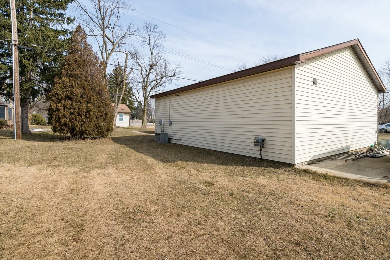 83 W Drahner Rd #NA - Photo 2 of 16