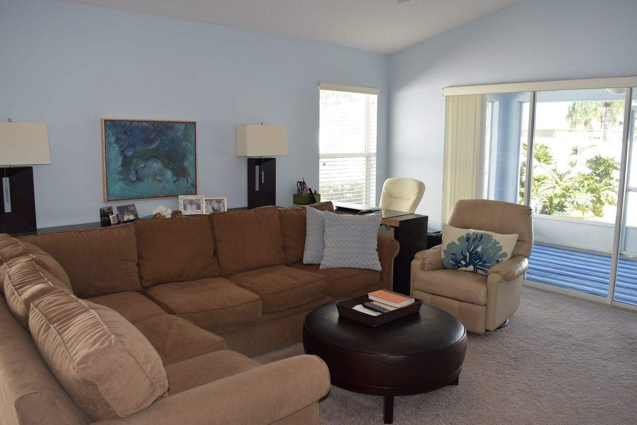 3305 Raleigh Dr - Photo 3 of 32