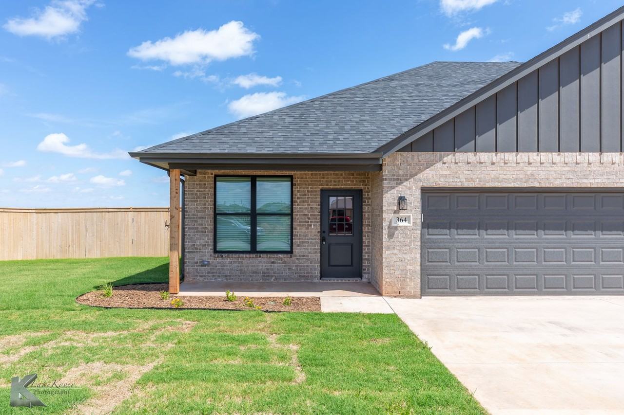 364 Kristie Path - Photo 2 of 44
