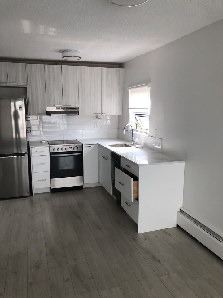 1636 Haro Street ##201 - Photo 2 of 6