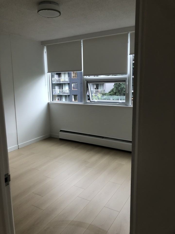 1636 Haro Street ##201 - Photo 5 of 6