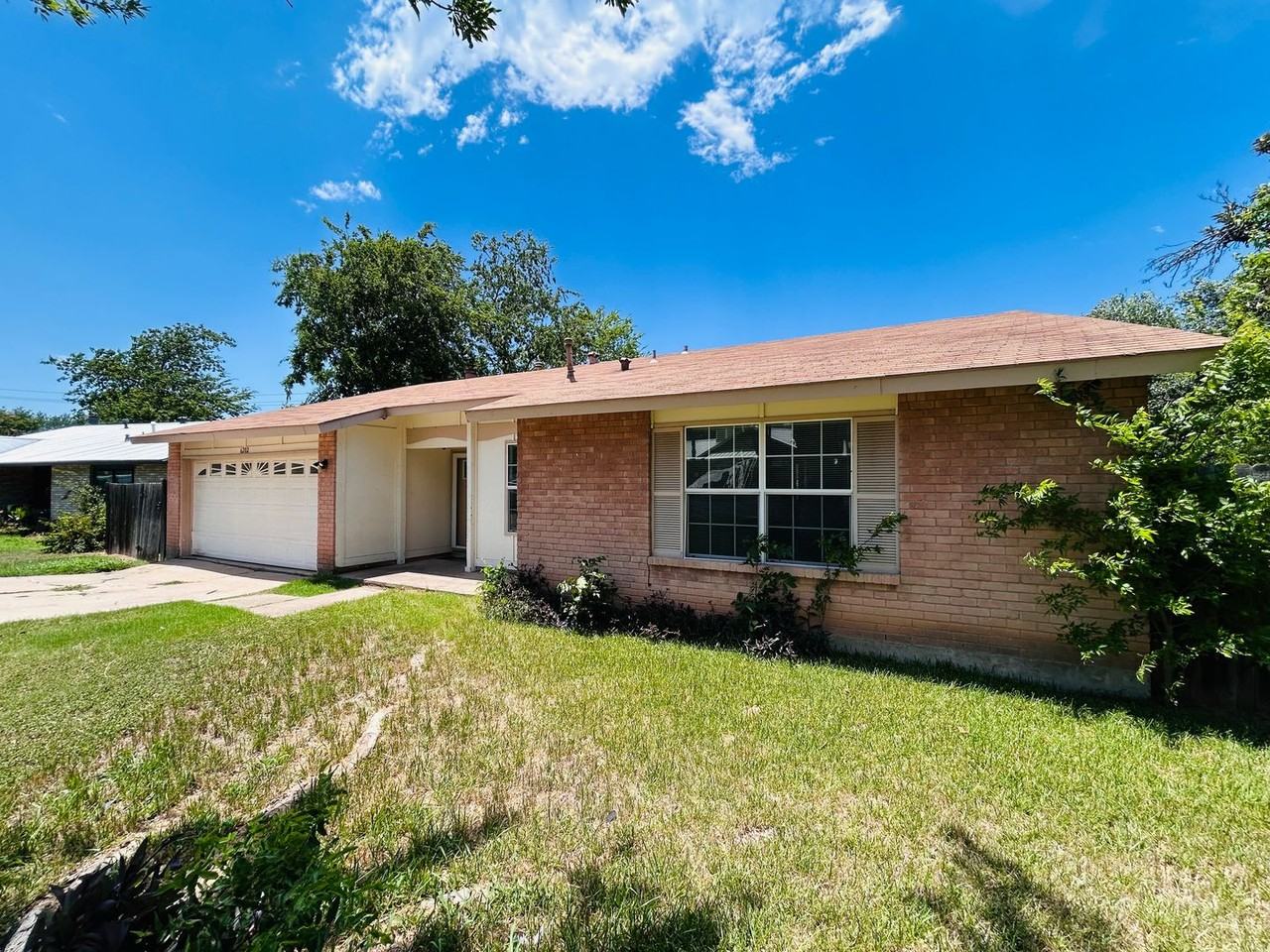 6202 Libyan Dr - Photo 2 of 26