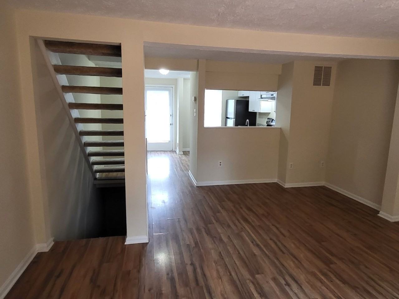 1324 E Spring Meadow Ct - Photo 3 of 31