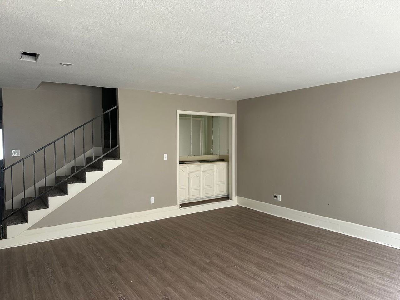 3418 Bill Owens Pkwy - Photo 6 of 12