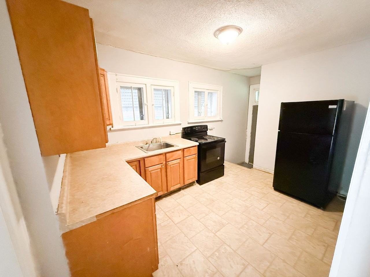 3830 Missouri Ave - Photo 2 of 5