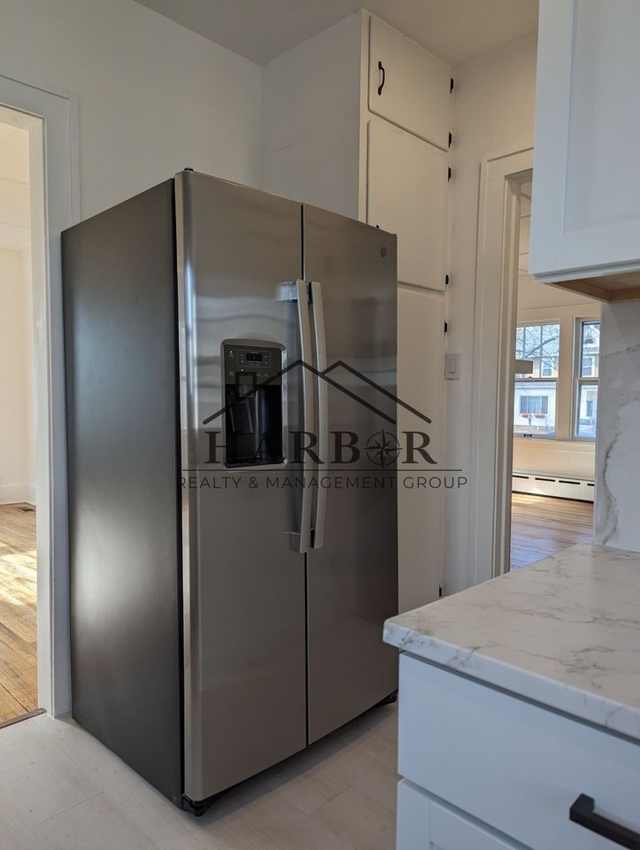322 Tama St - Photo 3 of 18