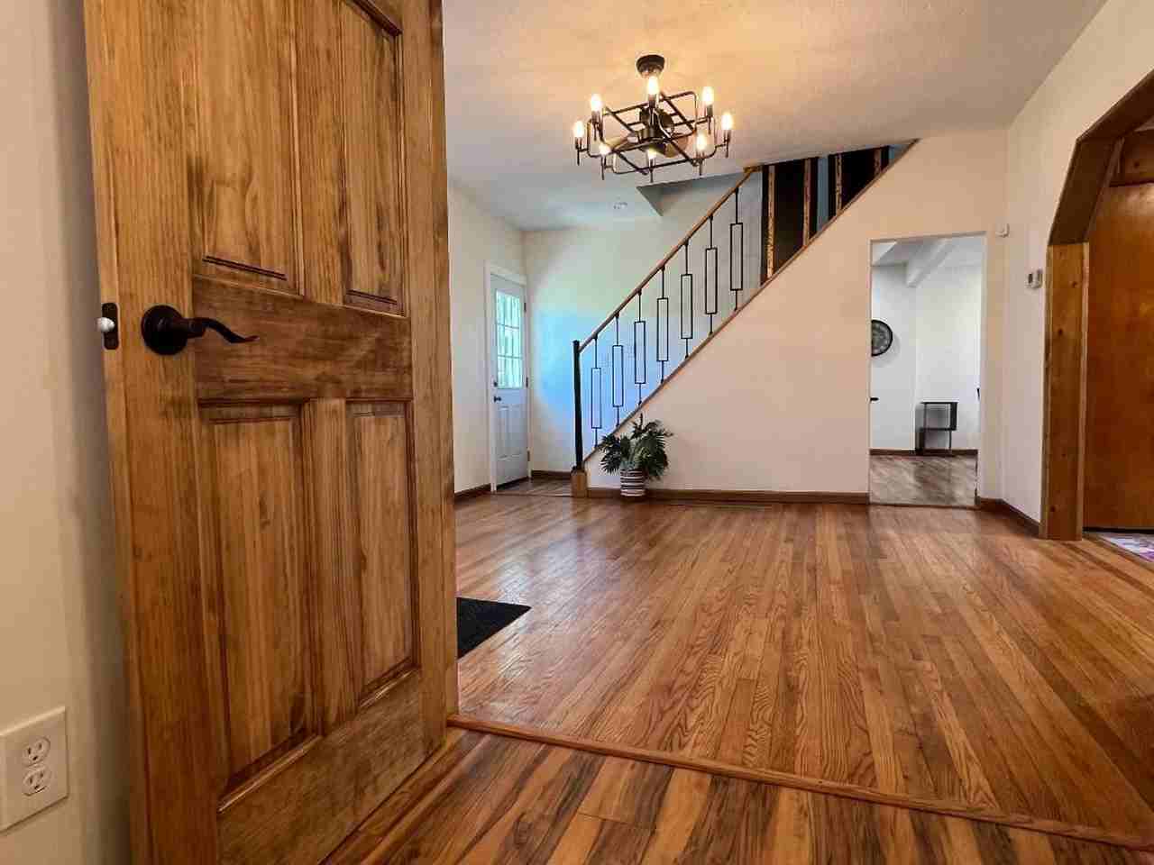 7515 Lawn Ave - Photo 2 of 38