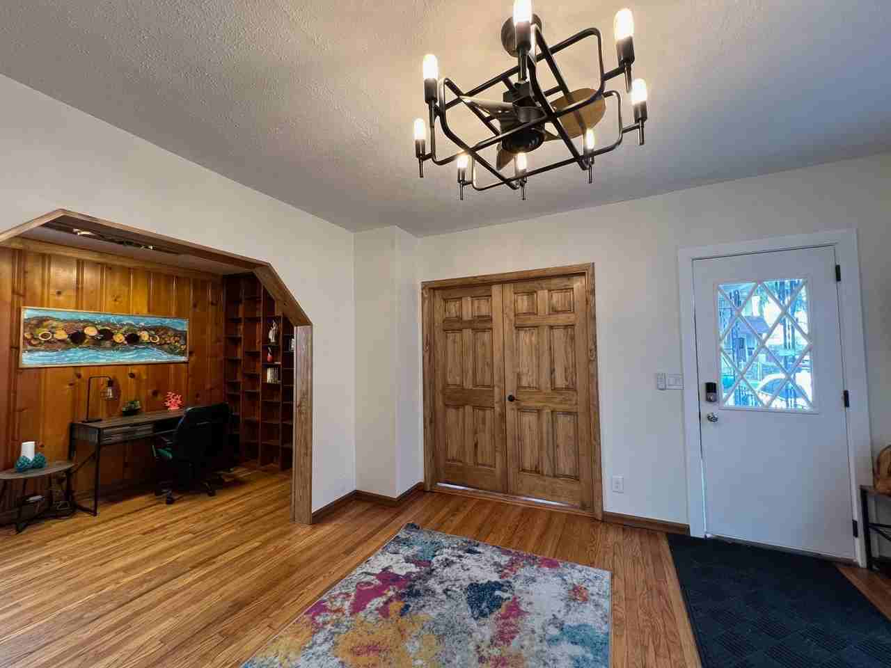 7515 Lawn Ave - Photo 6 of 38