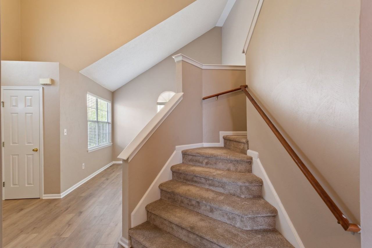 1470 Berkshire Dr - Photo 2 of 22