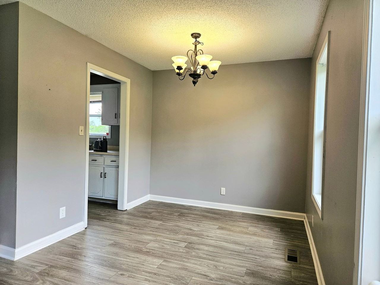 1331 Hugh Hunter Rd - Photo 6 of 22