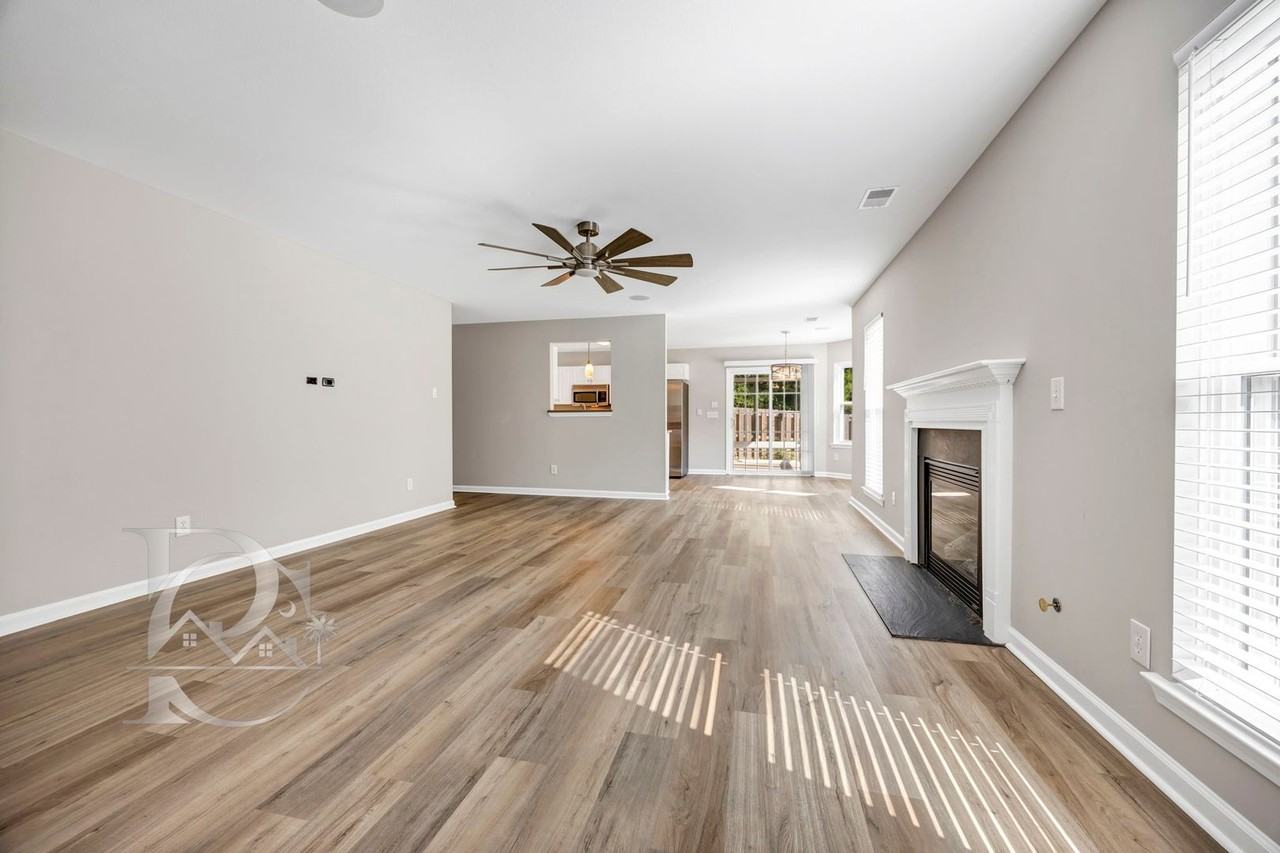 1039 Glencroft Dr - Photo 3 of 31