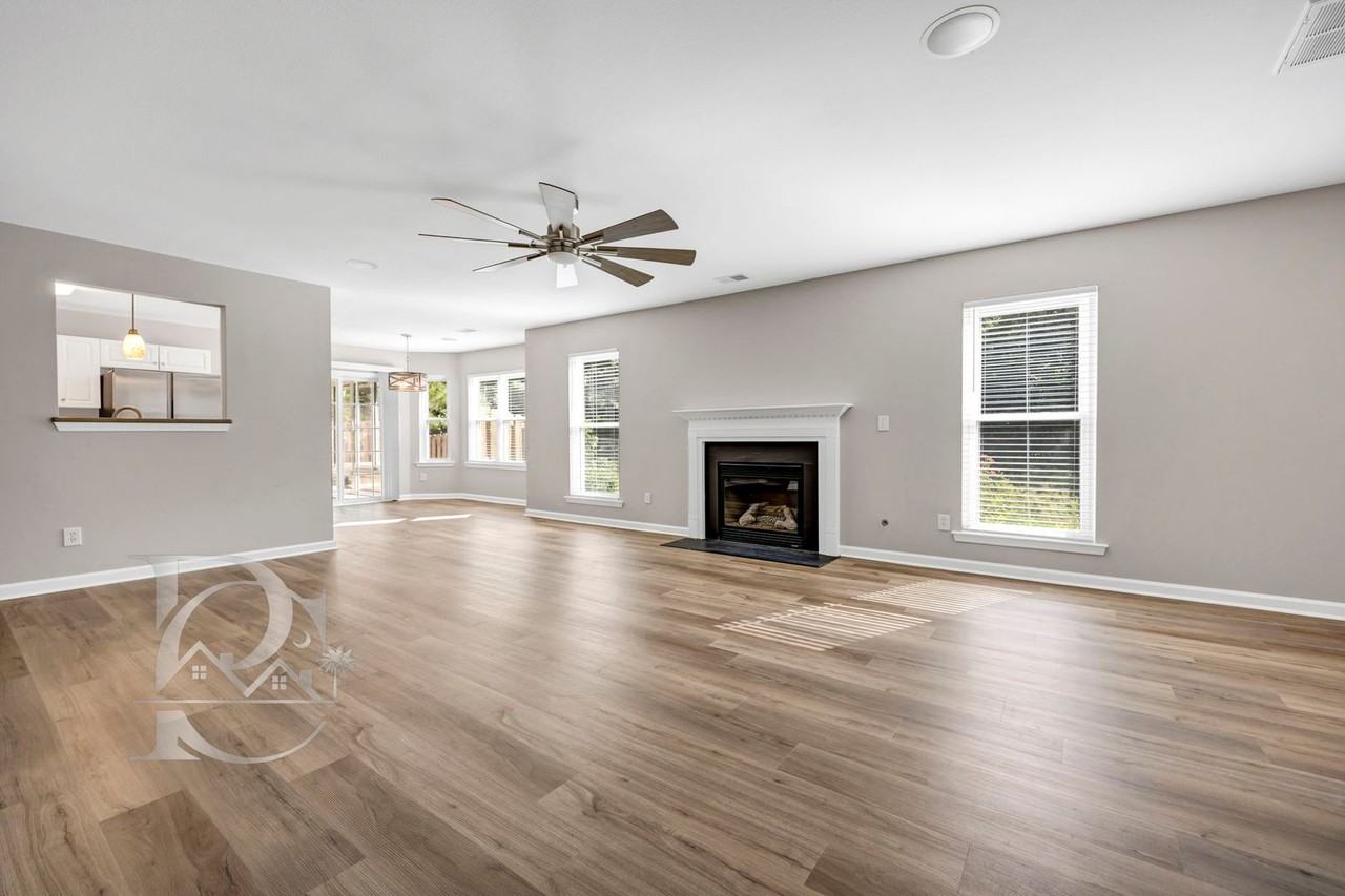 1039 Glencroft Dr - Photo 5 of 31