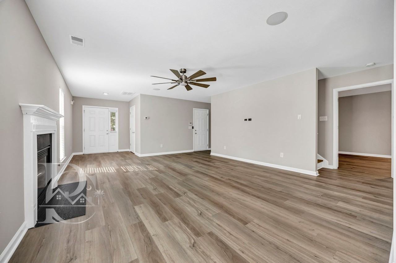 1039 Glencroft Dr - Photo 6 of 31