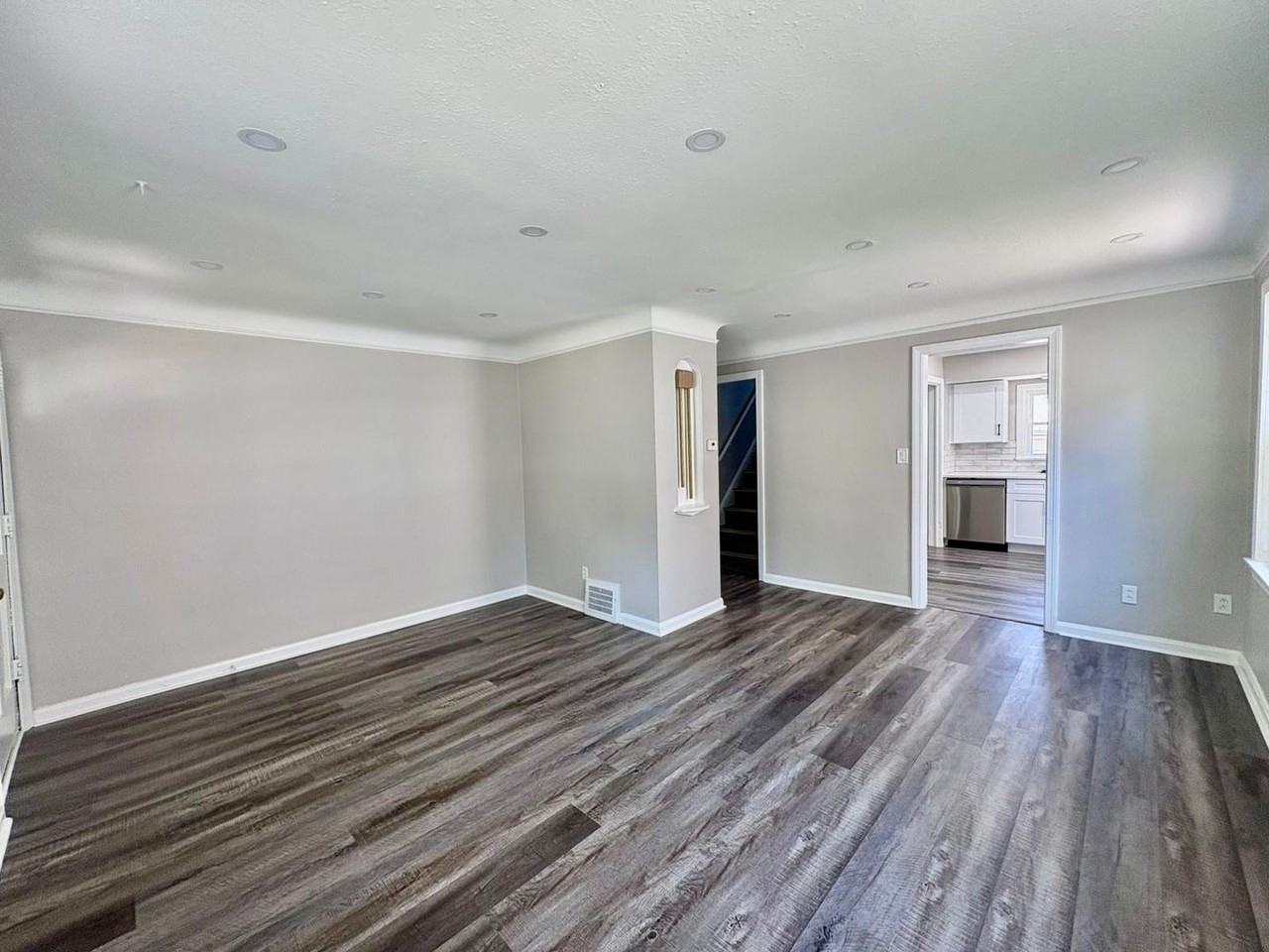 4165 Harwood Rd - Photo 2 of 14