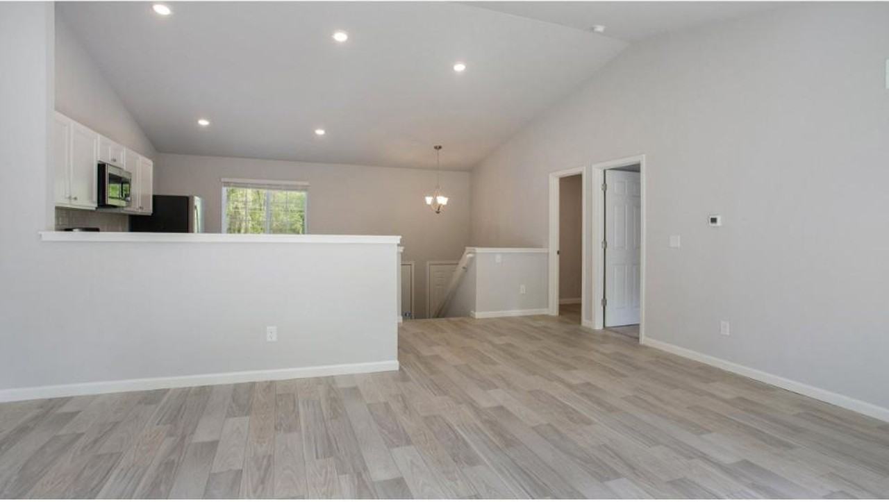 11128 Farmway Dr - Photo 3 of 15