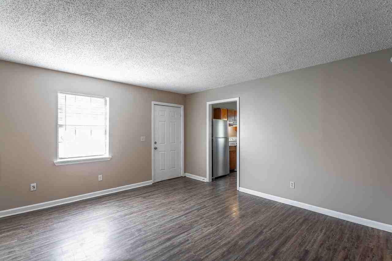 19 Iris Ln - Photo 3 of 35