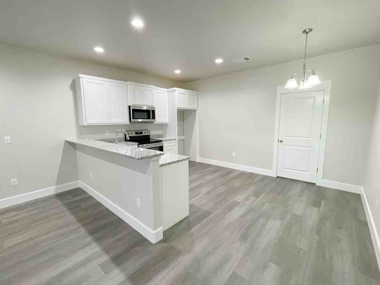 6 Middle St - Photo 3 of 8
