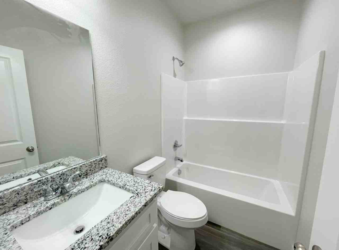 6 Middle St - Photo 6 of 8