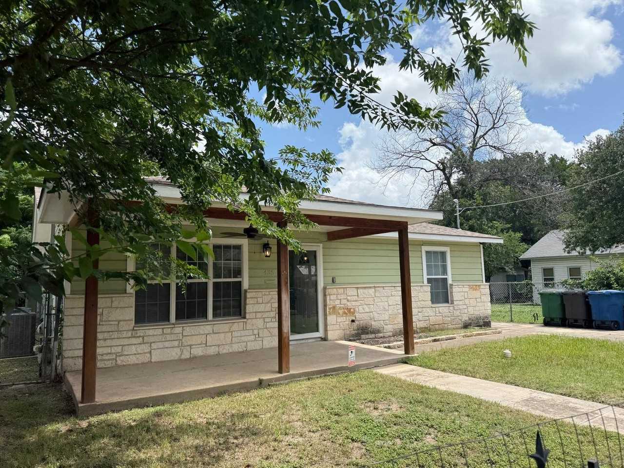 435 W Baylor - Photo 2 of 28