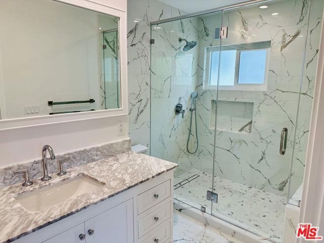 1125 Daniels Dr - Photo 3 of 8