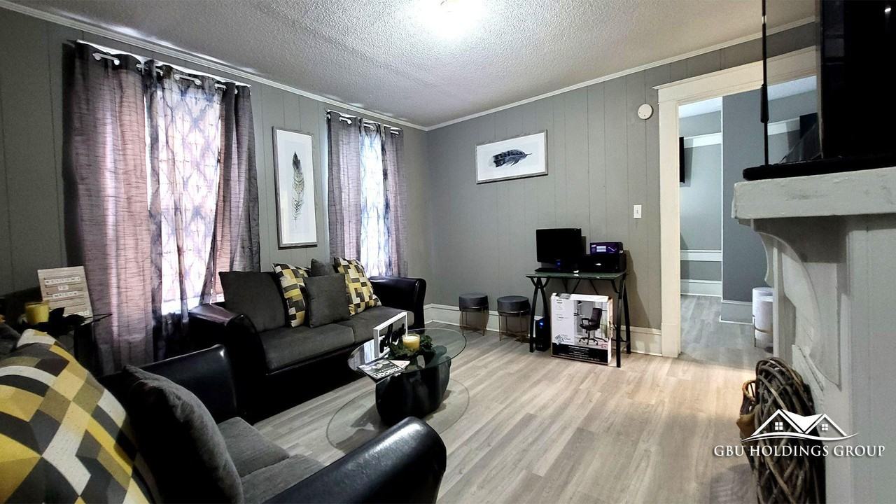 Duncan Ave - Photo 6 of 50