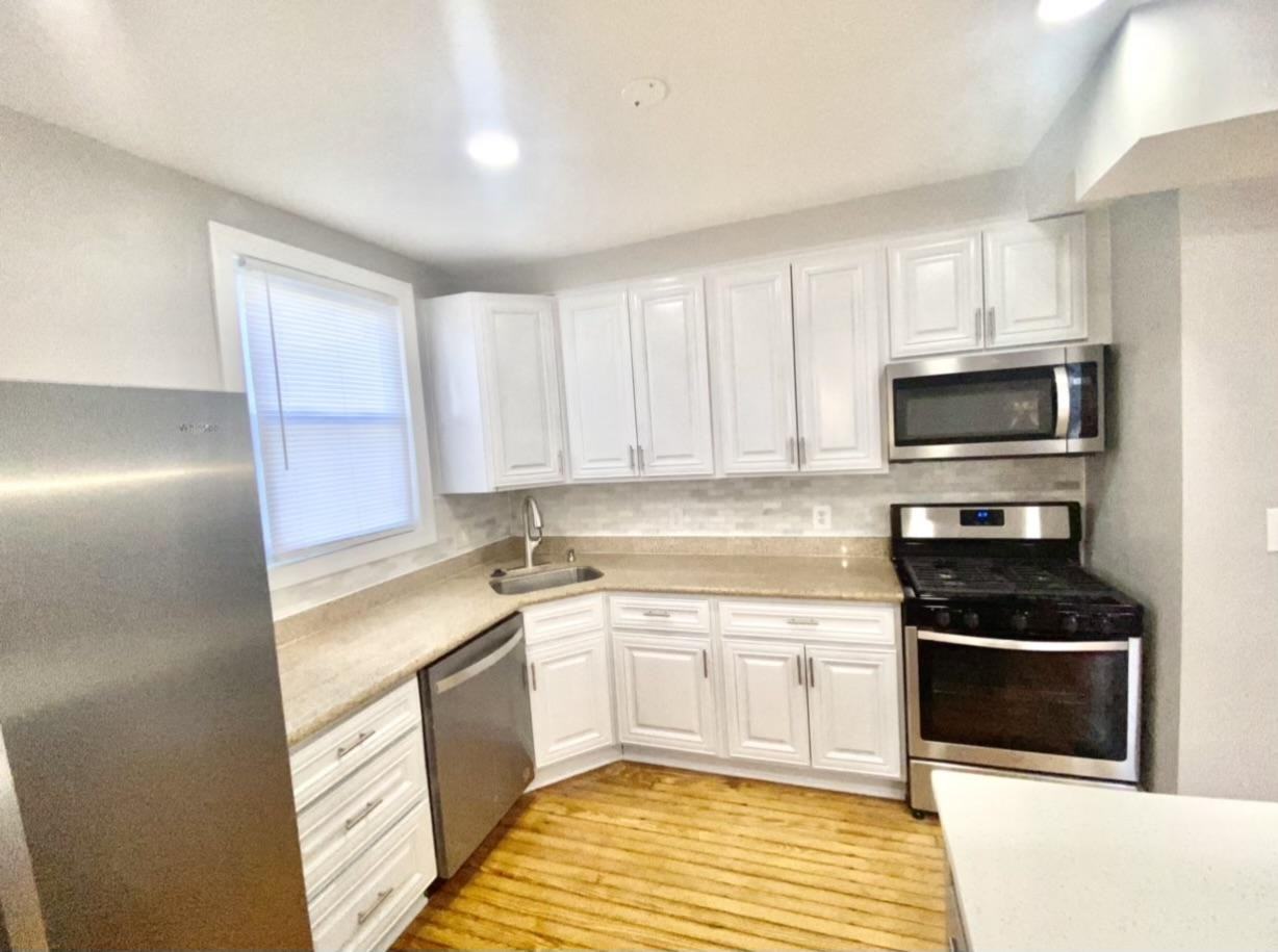 24th Pl Se - Photo 3 of 7