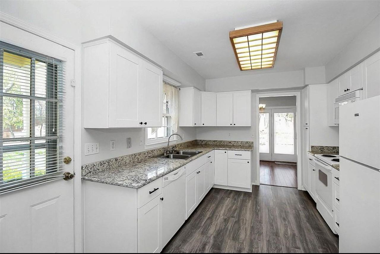 Walnut Wood Dr - Photo 3 of 5