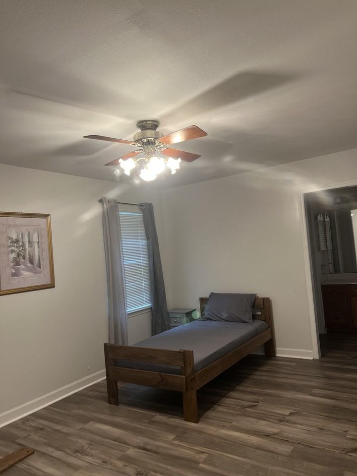 Walnut Wood Dr - Photo 5 of 5