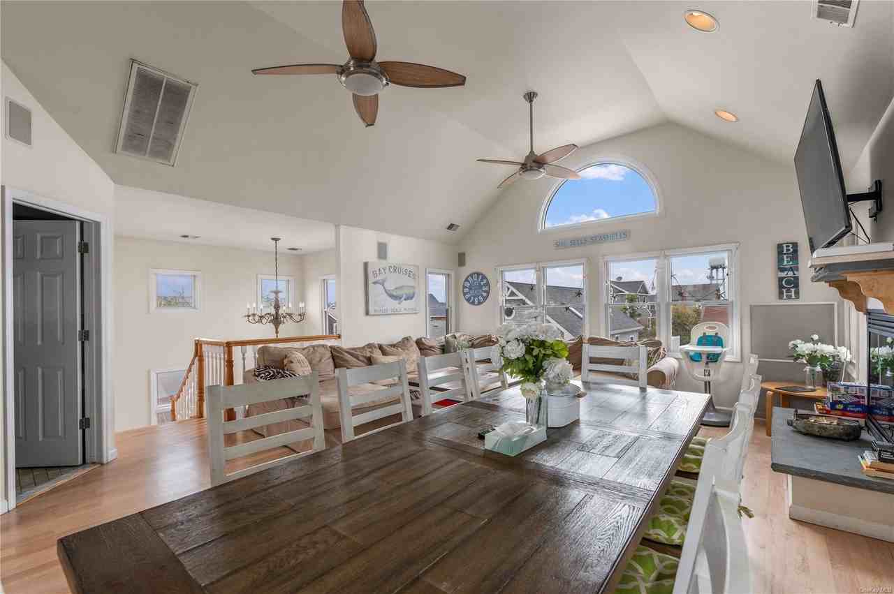 22 Bungalow Walk - Photo 5 of 19