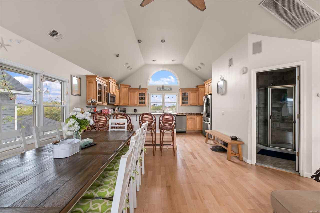 22 Bungalow Walk - Photo 6 of 19