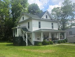 featured image of 117 E Main St