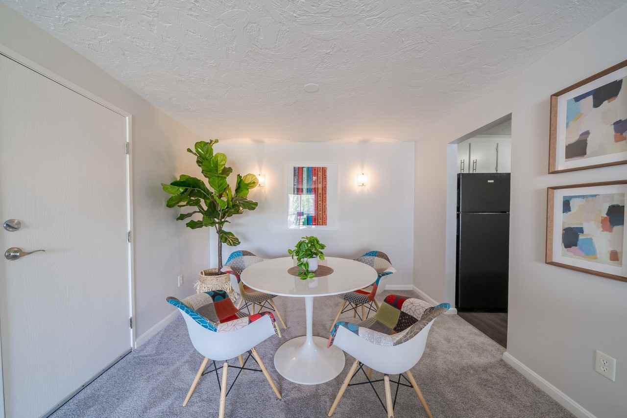 Rosemont Square - Photo 2 of 20