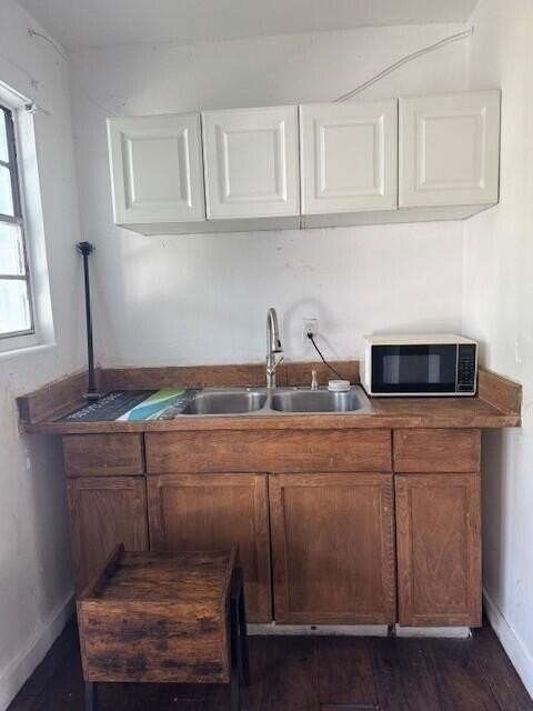 545 Sw 4th St #1 - Photo 7 of 9