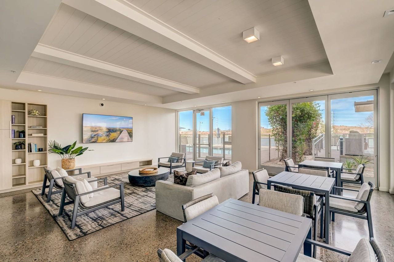 SALT - Photo 2 of 29