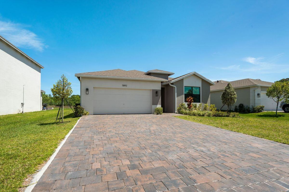 5892 Se Skyblue Cir - Photo 2 of 28