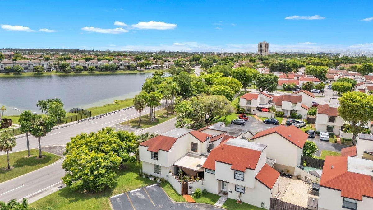 693 Nw 102nd Pl - Photo 2 of 16