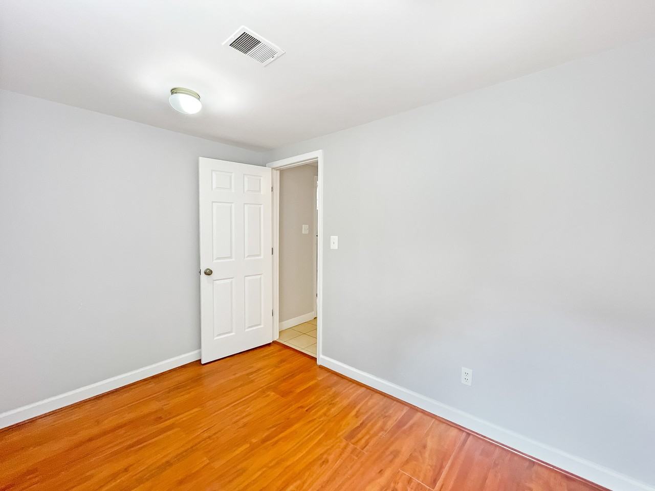 1955 North Cleveland Street - Photo 2 of 17