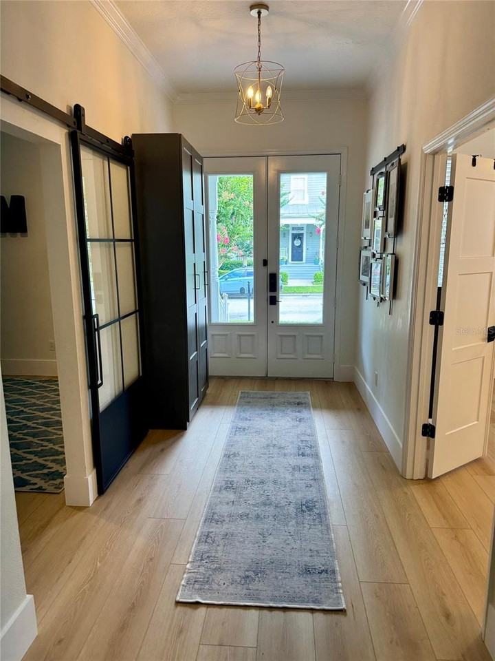 1126 Rush Street - Photo 2 of 30