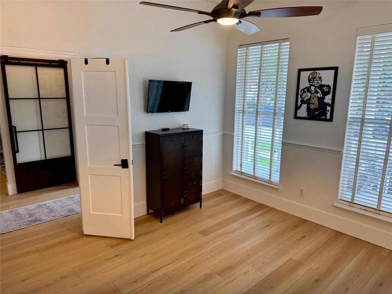 1126 Rush Street - Photo 3 of 30