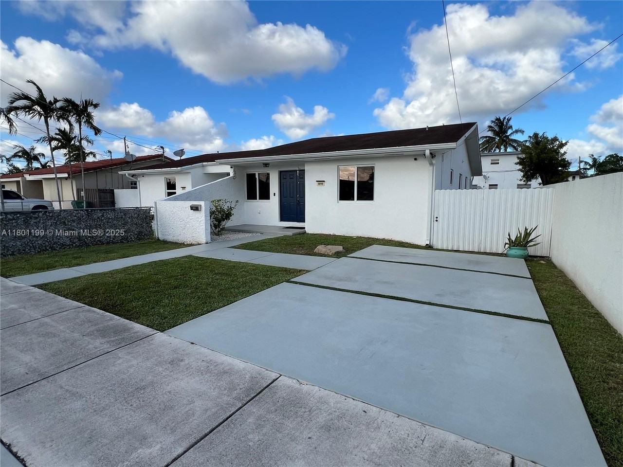 3815 Sw 89th Ave ##0 - Photo 2 of 28