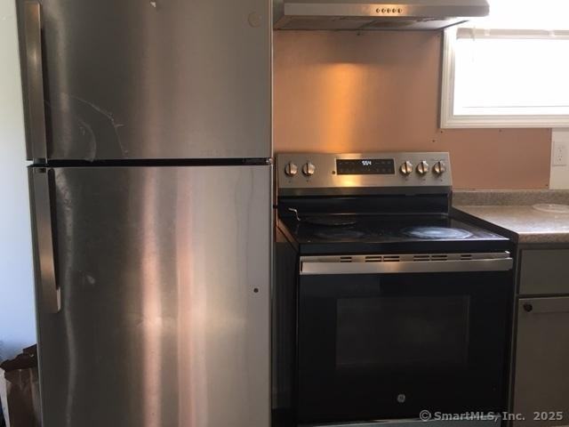 93 Winchester Ave - Photo 2 of 31