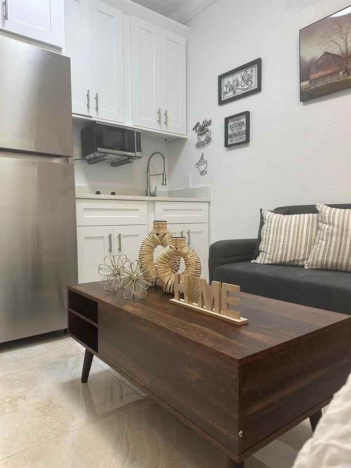 1635 Evergreen St - Photo 6 of 10