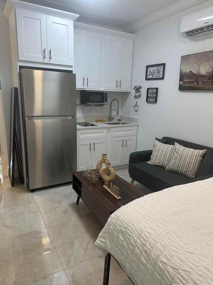 1635 Evergreen St - Photo 7 of 10