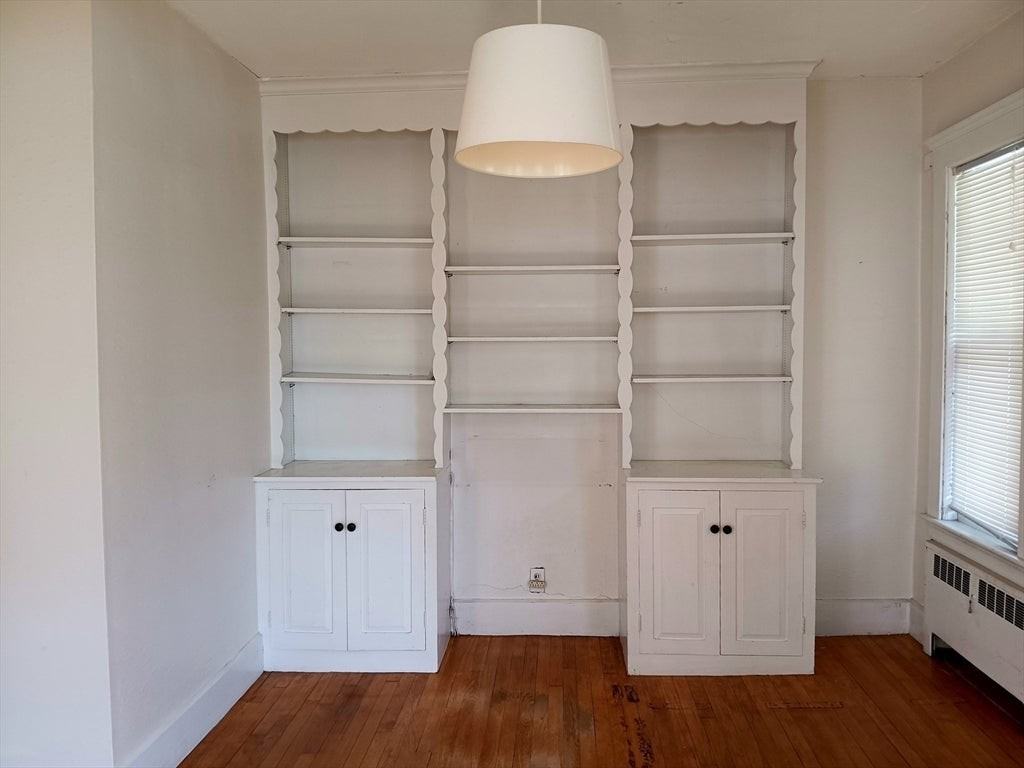 451 Wolcott St - Photo 5 of 9