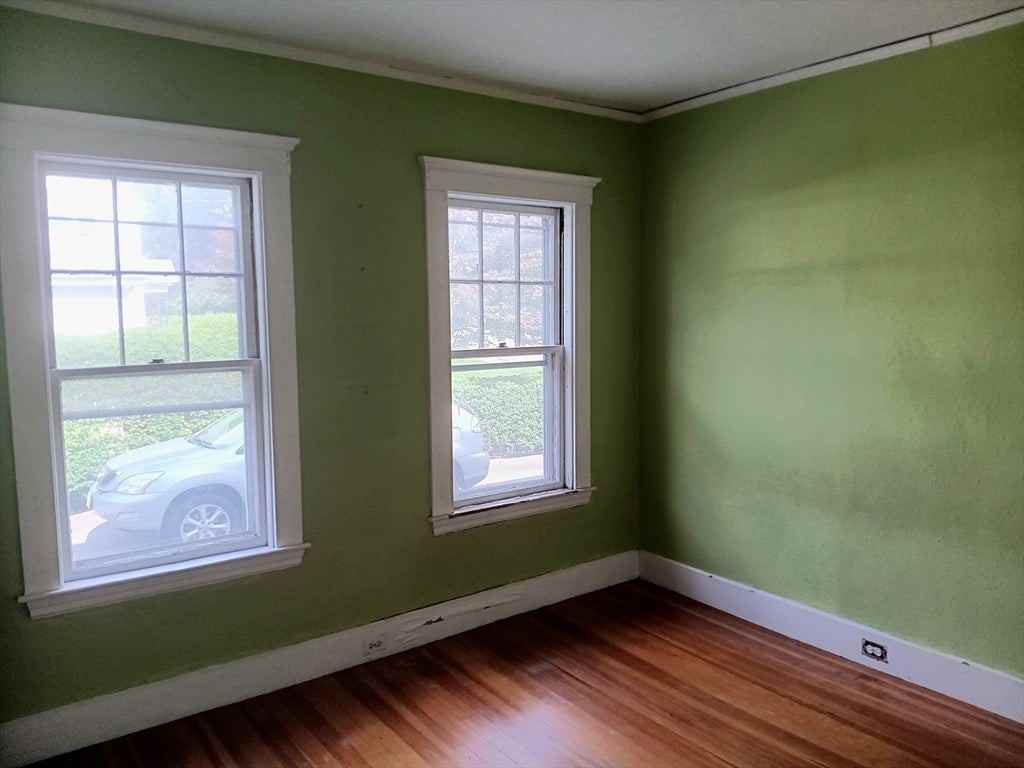 451 Wolcott St - Photo 7 of 9