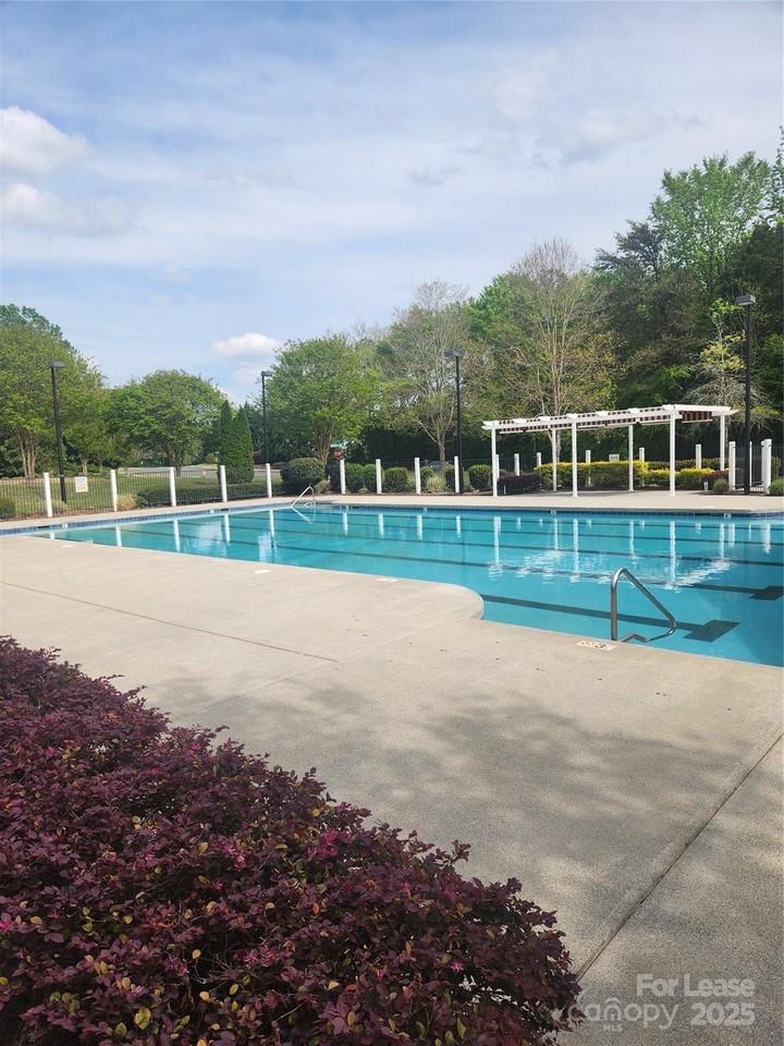 10405 Verdugo Dr - Photo 6 of 26