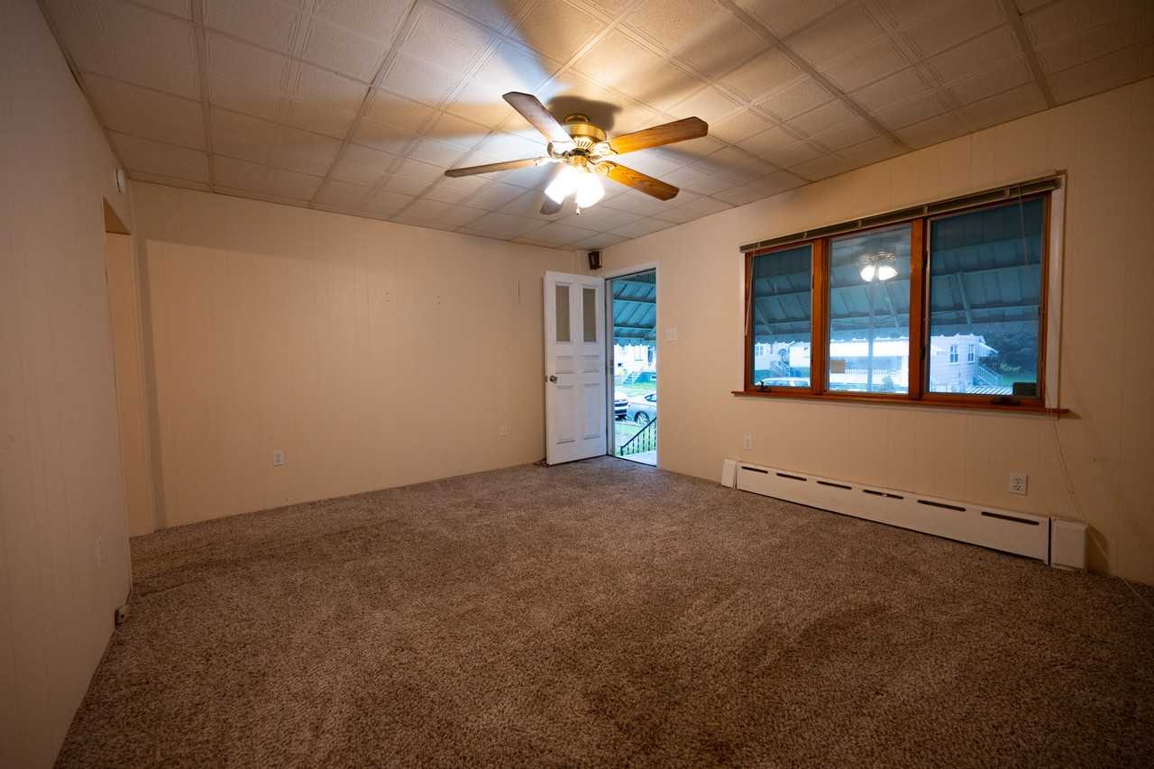 279 East Grand Street - Photo 2 of 10